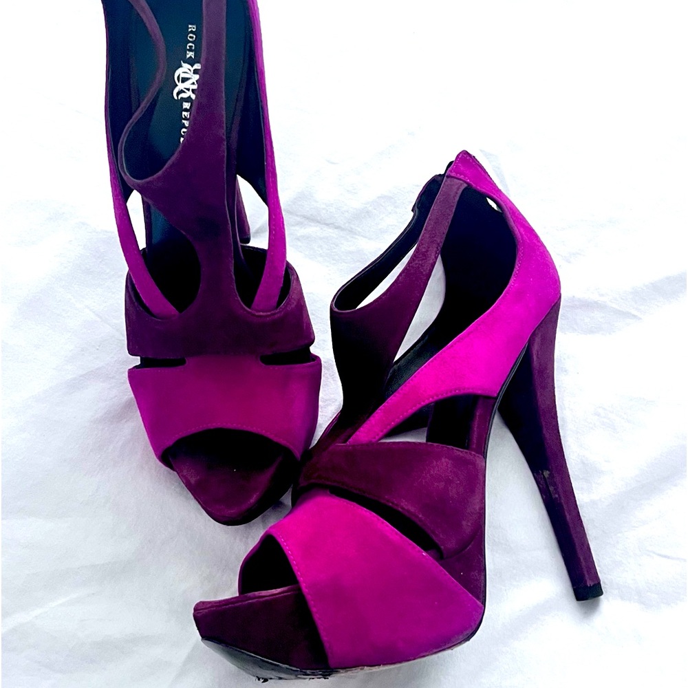 Like new!! Suede platforms by Rock & Republic